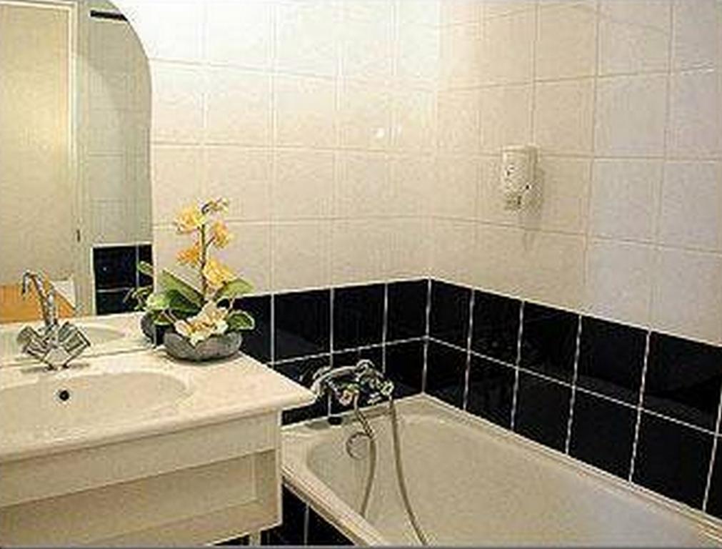 ホテル Mon Reve パリ 部屋 写真